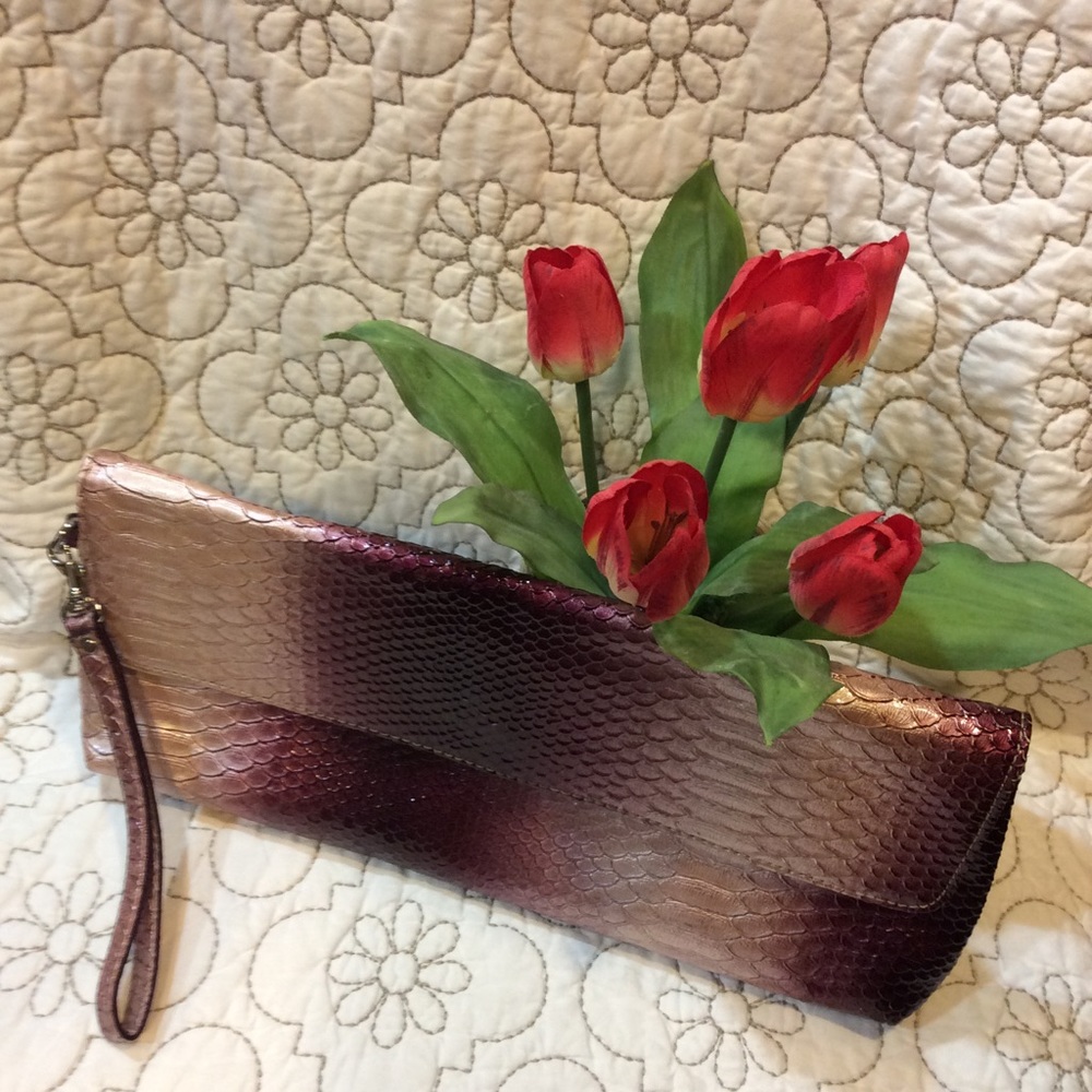 Apt. 9 Clutch/wristlet